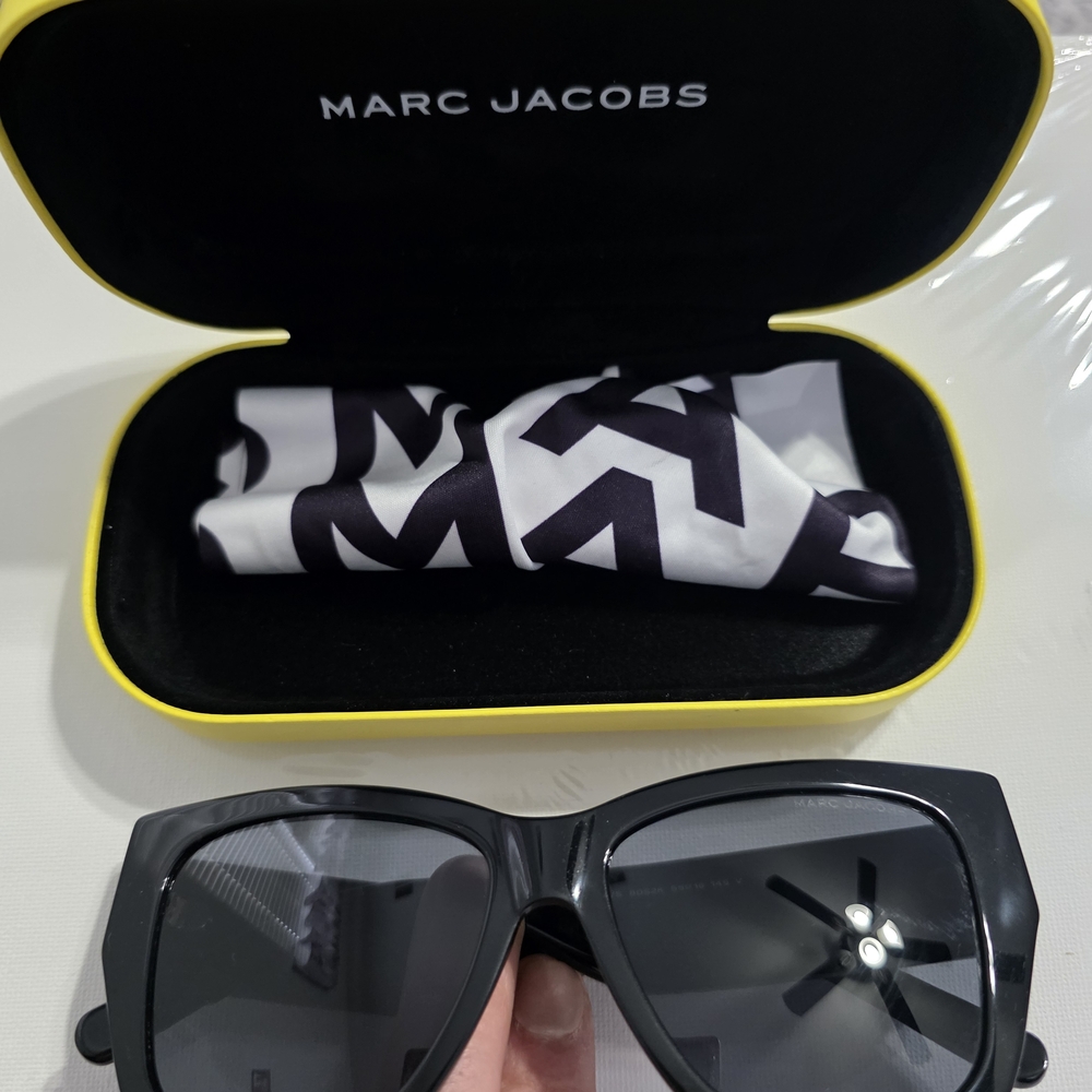 Marc Jacobs Black Sunglasses - Picture 7 of 7